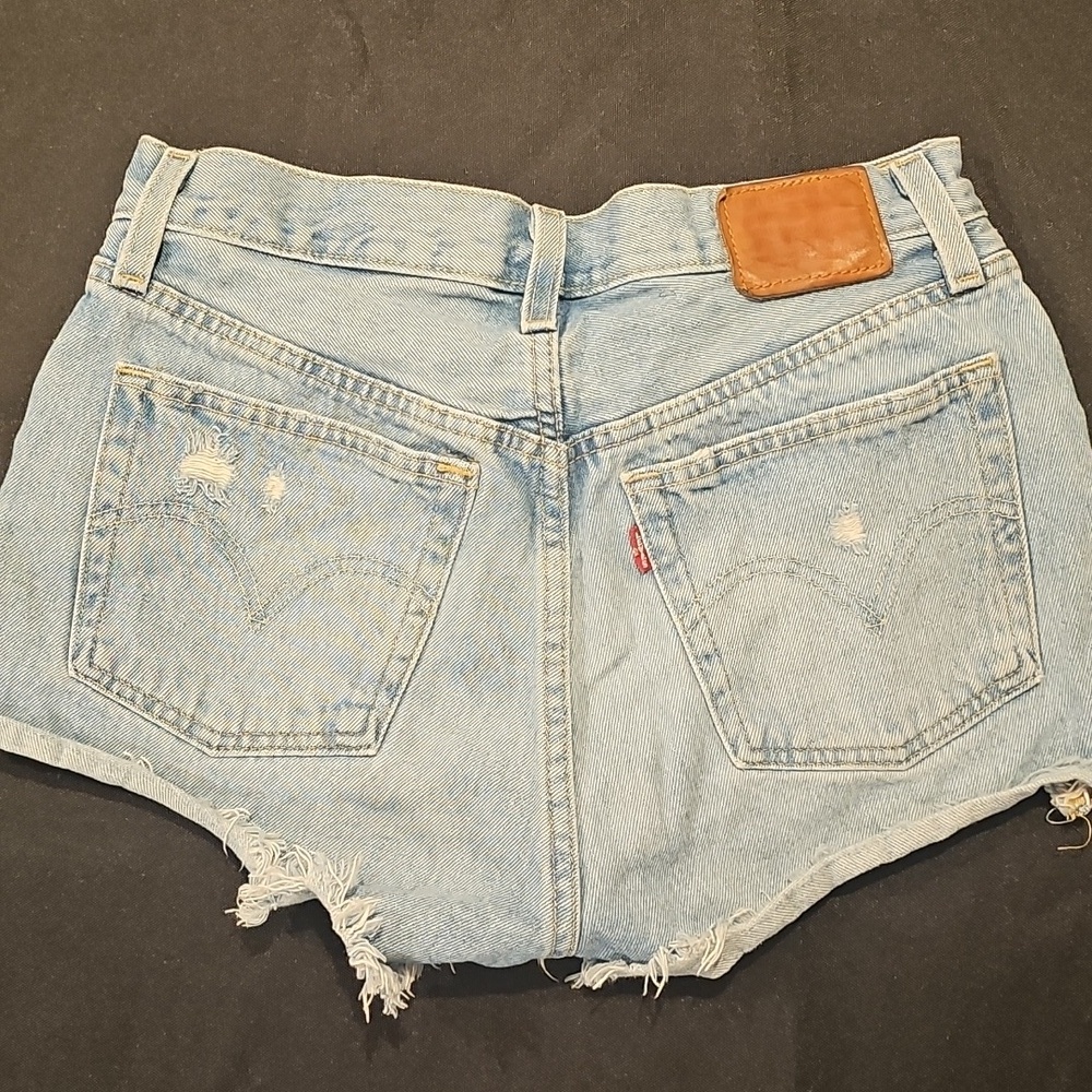 Levi’s Premium Distressed Cutoff Denim Shorts - Picture 2 of 6